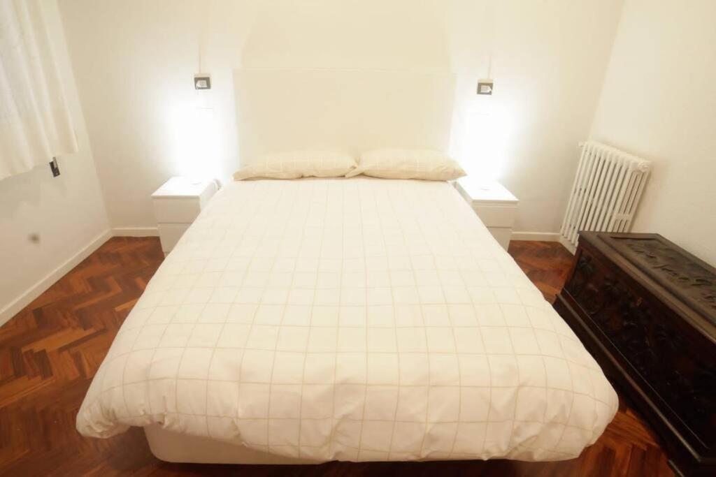 Piso Lujo En Gran Via Con Garaje Apartment Vigo Exterior photo
