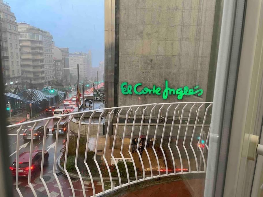 Piso Lujo En Gran Via Con Garaje Apartment Vigo Exterior photo