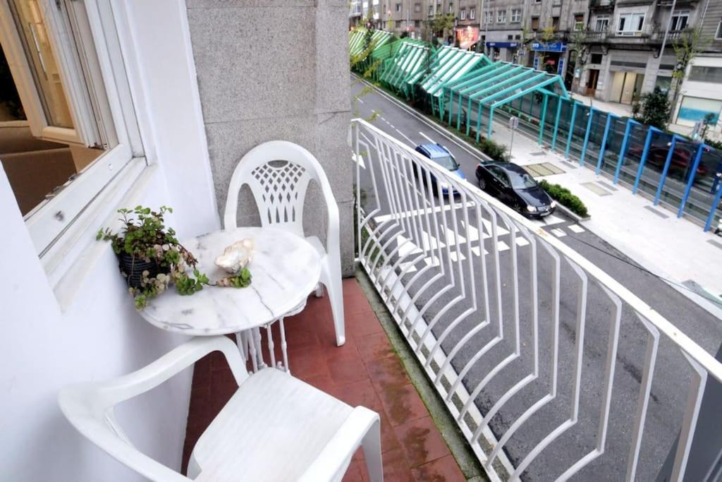 Piso Lujo En Gran Via Con Garaje Apartment Vigo Exterior photo